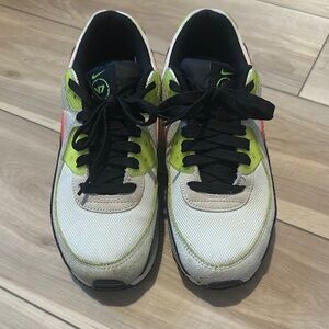 Nike Air Max 90s Men's White and Green Shoes - Size 8
